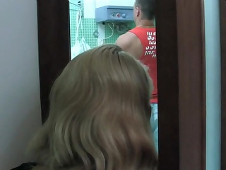 Русский качок засадил зрелой даме