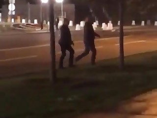 Московская пара трахается вечером на улице